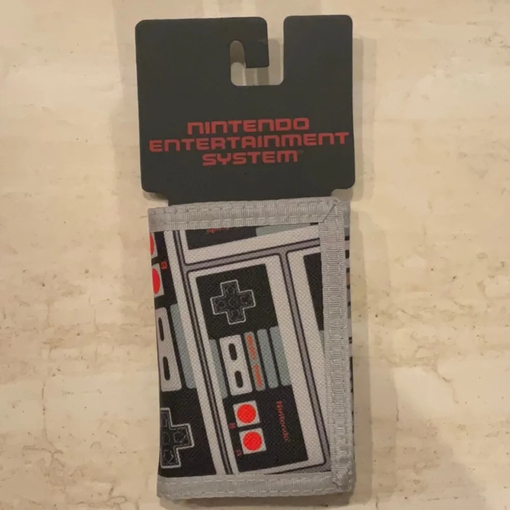Nintendo Wallet Men’s NES Classic Controller Entertainment System Trifold New
